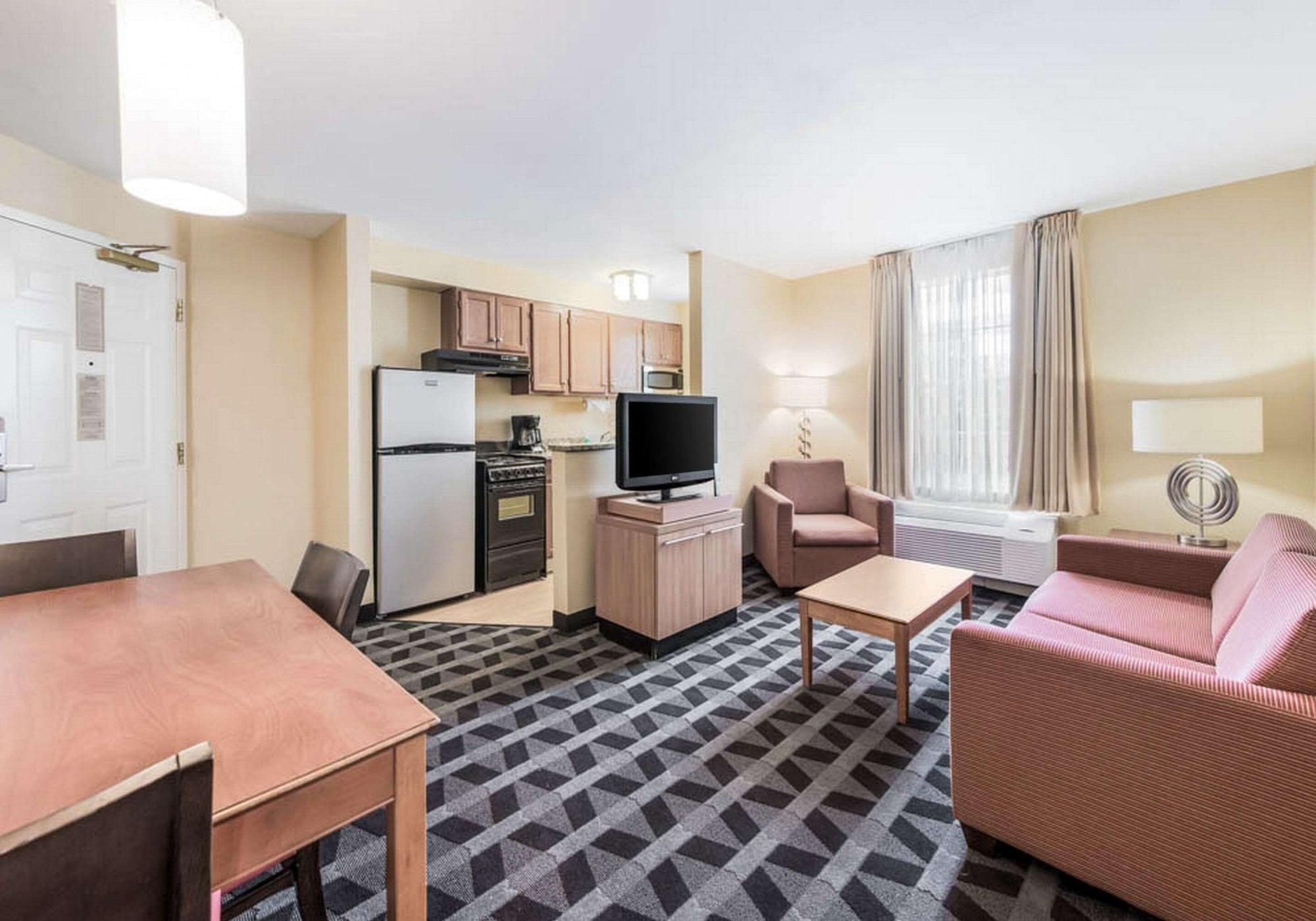 Birch Hills Suites - Blue Ash Dış mekan fotoğraf