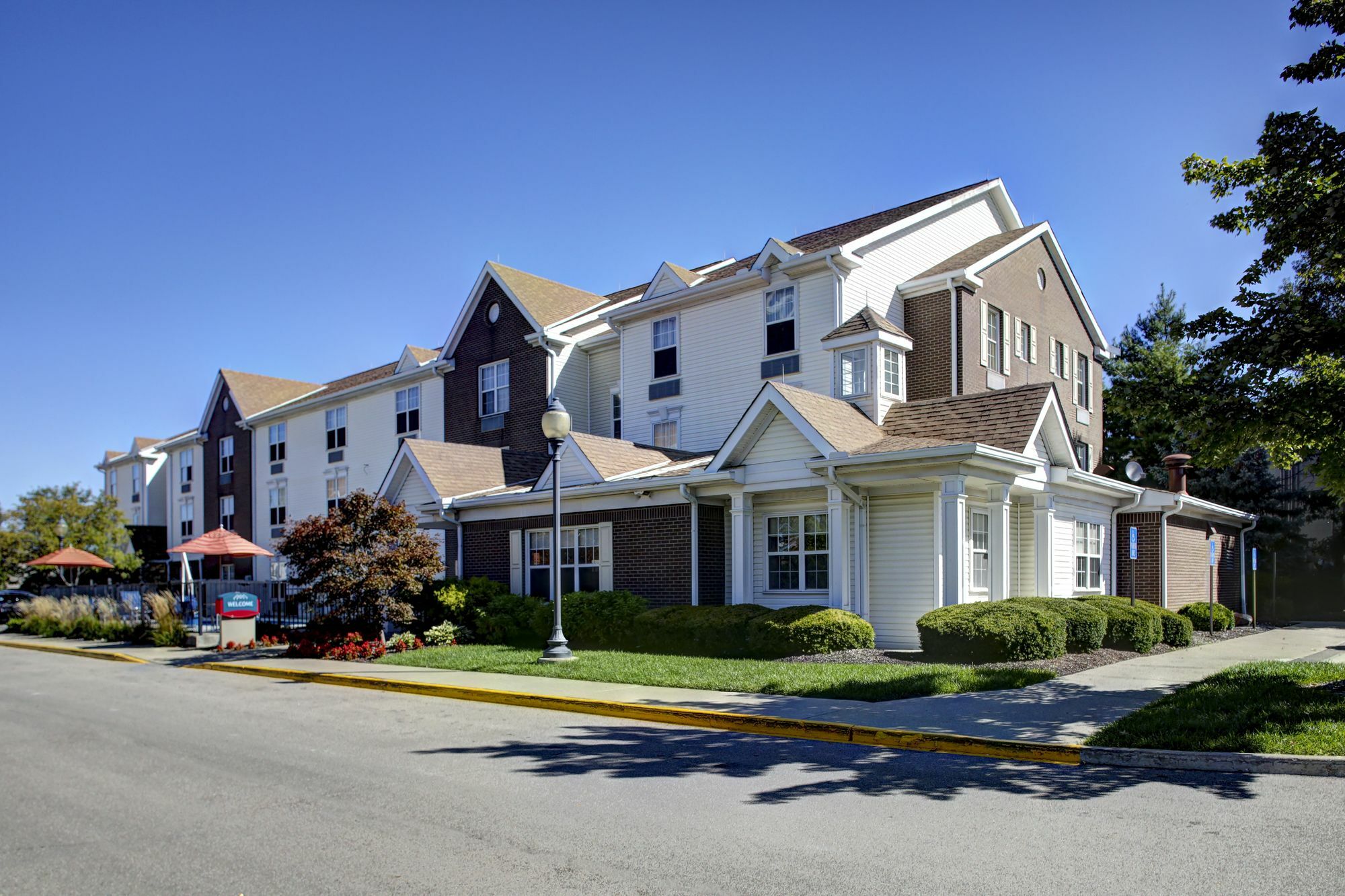 Birch Hills Suites - Blue Ash Dış mekan fotoğraf